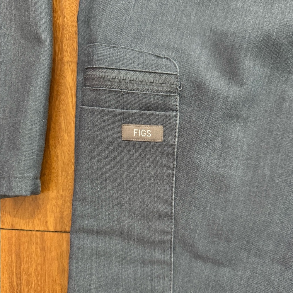 FIGS Denim Scrub Set - Picture 11 of 12
